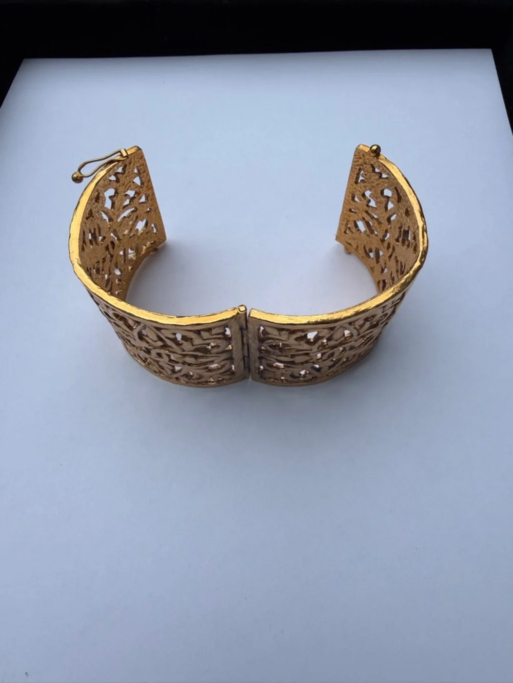 CHANEL Gold Filigree Hinged Cuff Bracelet - Picture 3 of 9